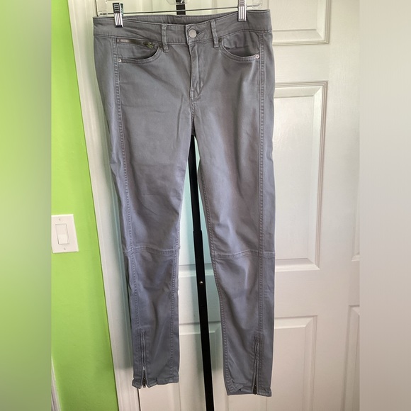 SALE - Calvin Klein Gray Skinny Jeans, size 28 - Picture 1 of 5